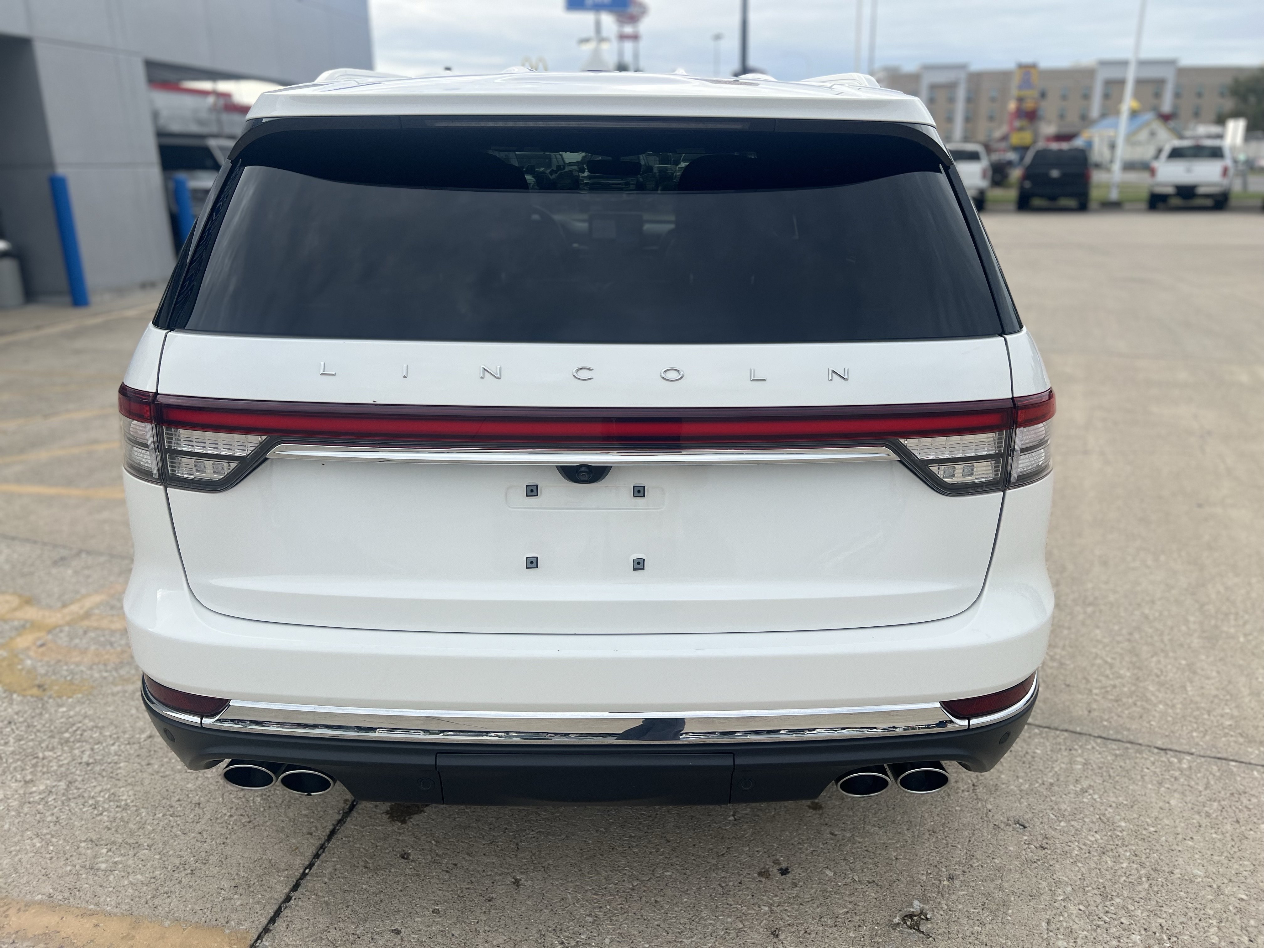 Used 2023 Lincoln Aviator Reserve w/ Equipment Group 201A AWD/4WD image 6