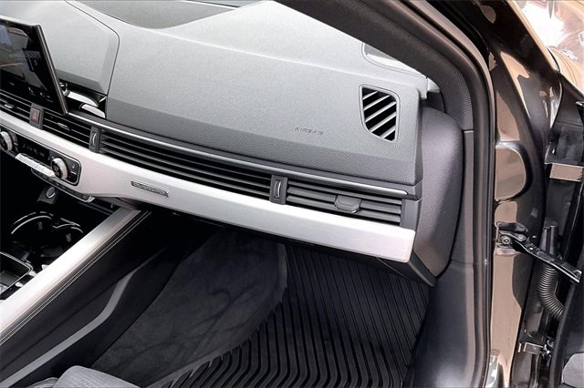 Used 2023 Audi A4 2.0T Prestige w/ Prestige Package image 16