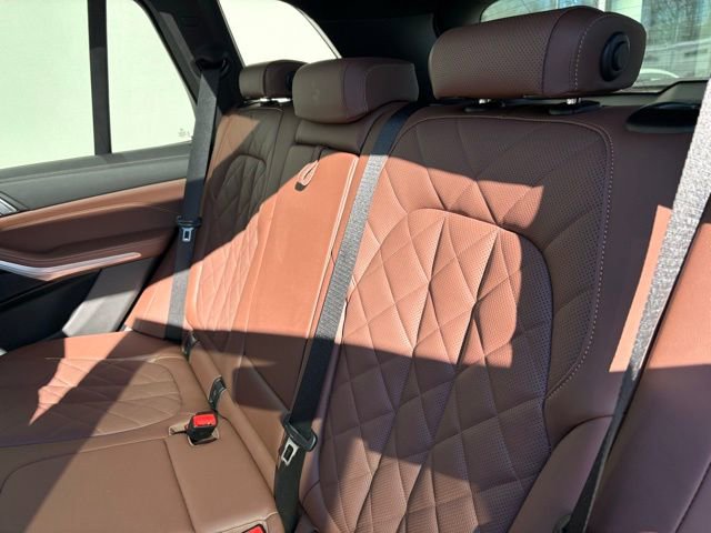 Used 2025 BMW X5 xDrive40i w/ Parking Assistance Package image 11