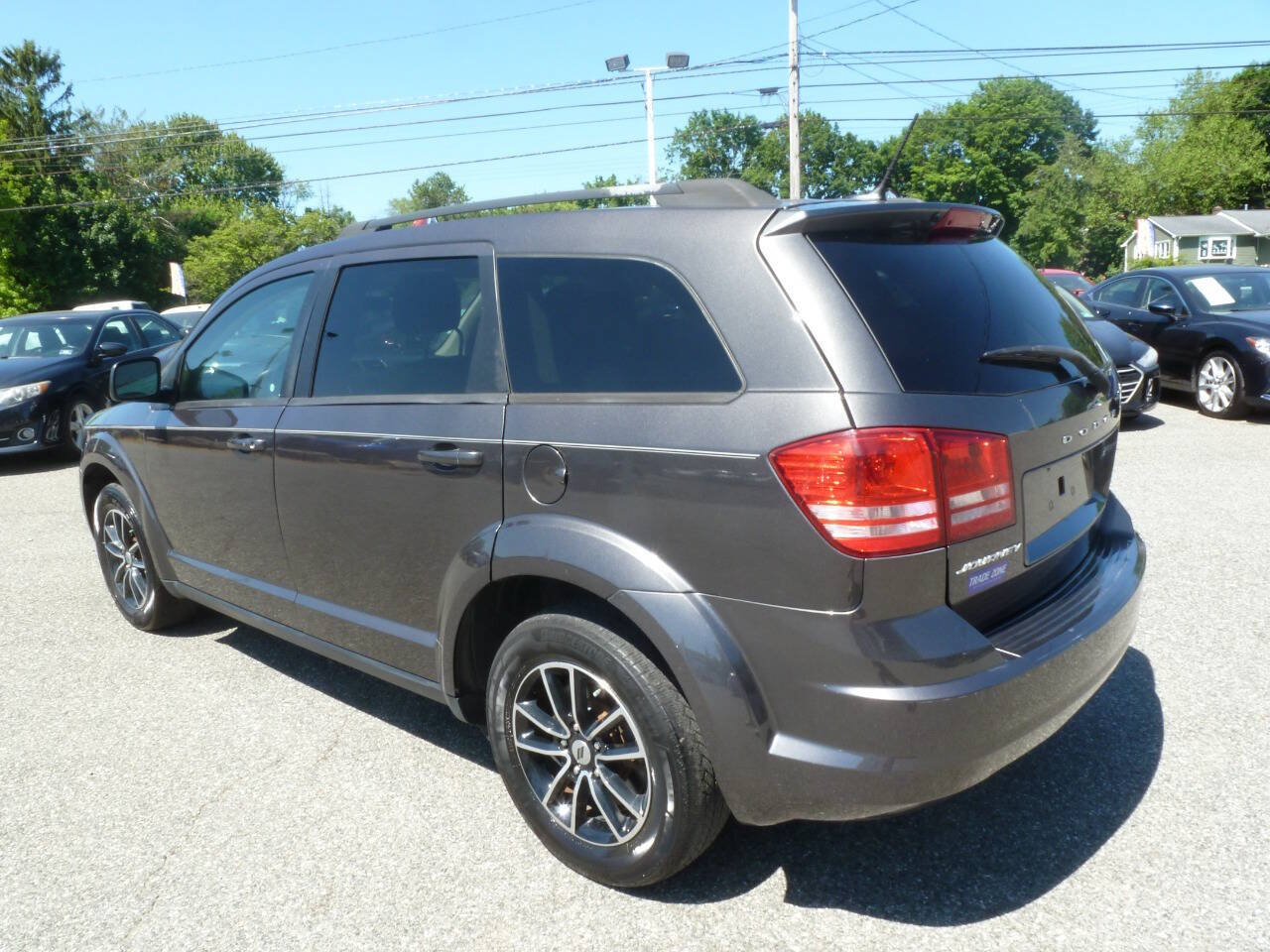Used 2018 Dodge Journey SE w/ Connectivity Group FWD image 8