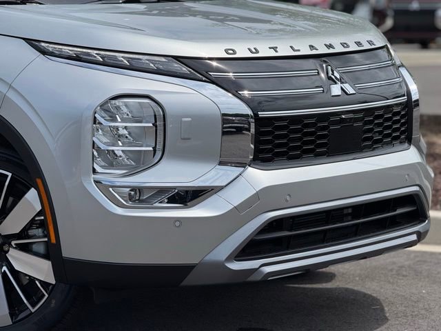 New 2025 Mitsubishi Outlander AWD image 3