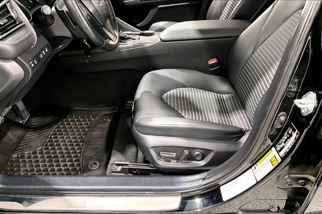 Used 2022 Toyota Camry SE FWD image 23