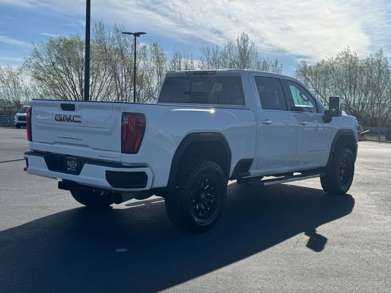 Used 2025 GMC Sierra 3500 Denali AWD/4WD image 6