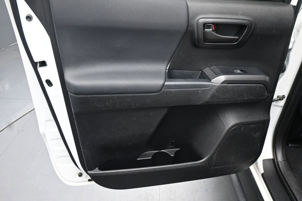 Used 2021 Toyota Tacoma TRD Off-Road w/ Technology Package AWD/4WD image 16