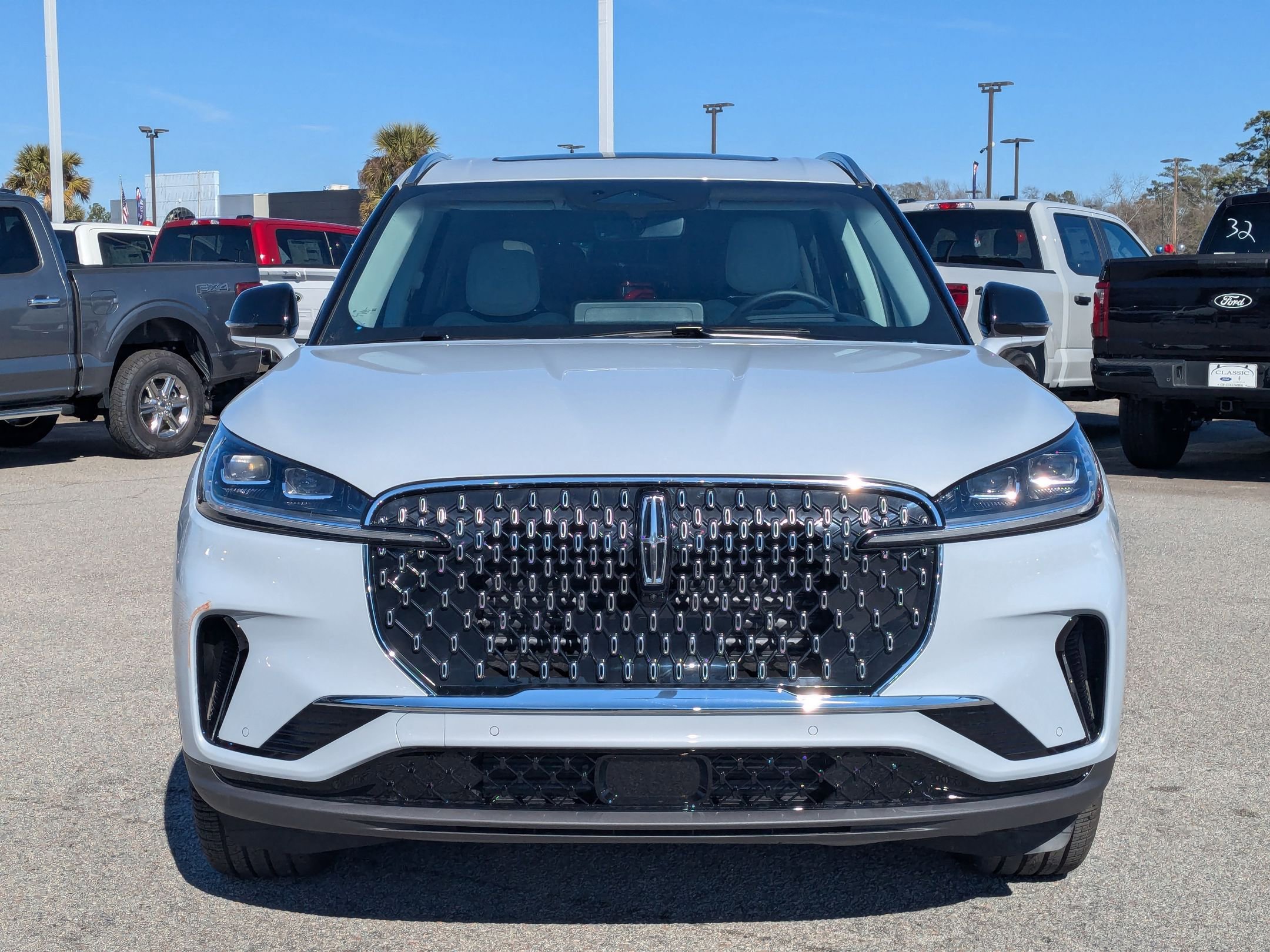New 2025 Lincoln Aviator Reserve w/ Luxury Package image 2