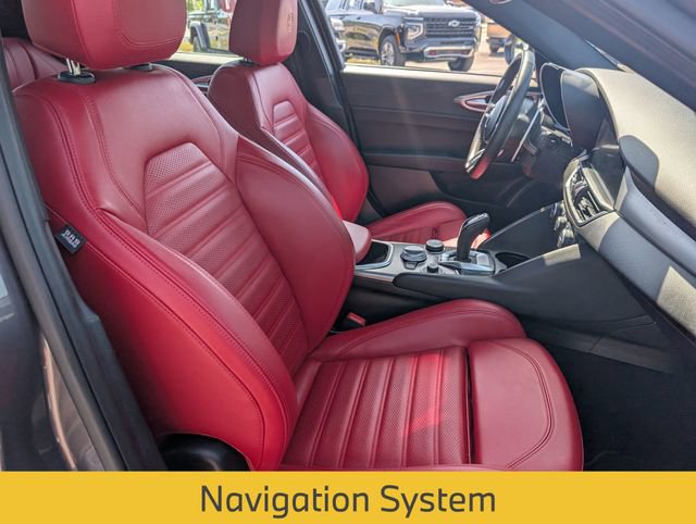 Used 2024 Alfa Romeo Giulia Veloce AWD/4WD image 28