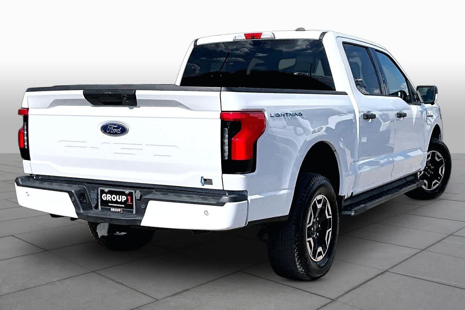 Used 2023 Ford F150 Lightning XLT AWD/4WD image 12