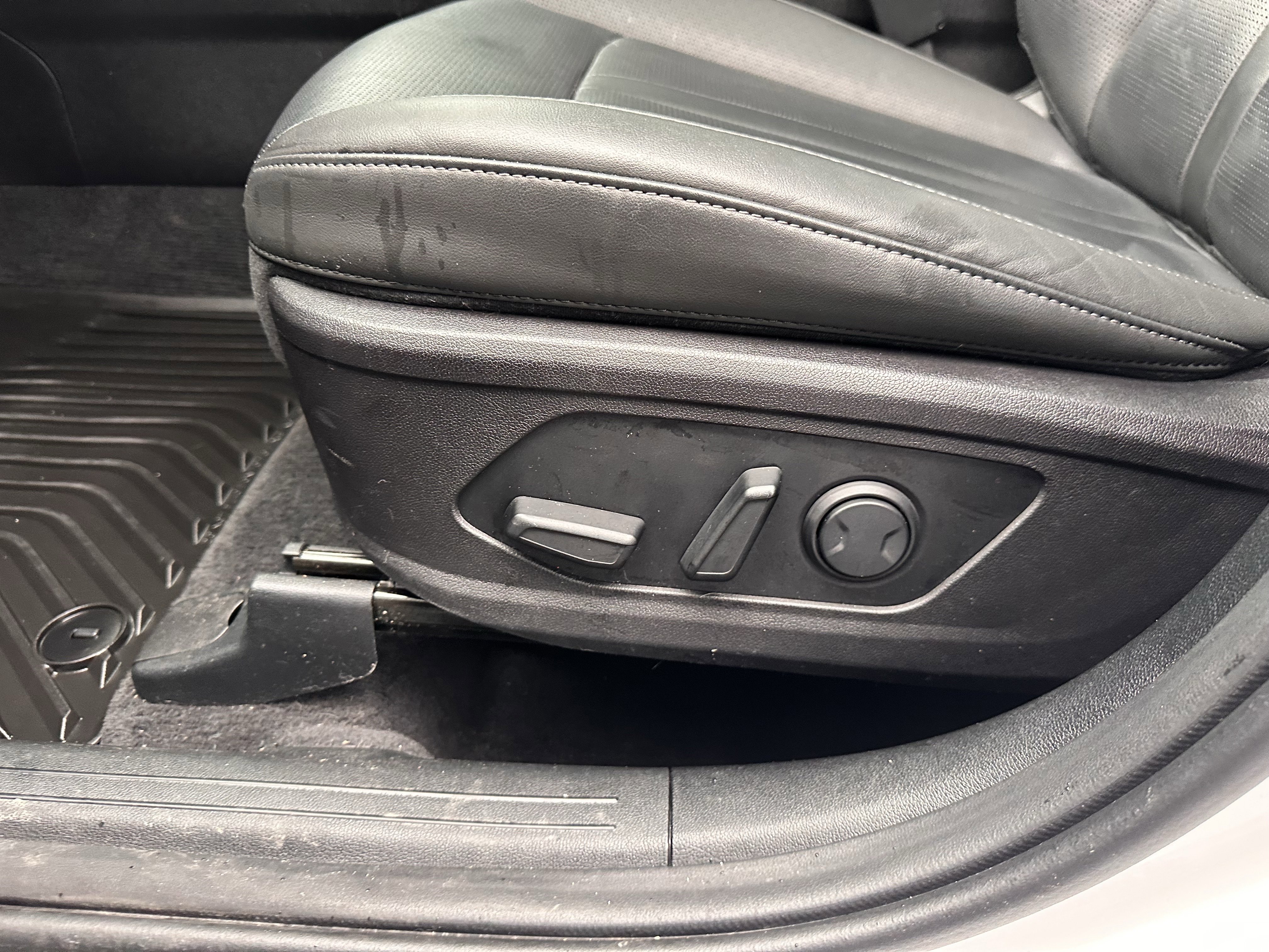 Used 2024 Kia Sorento SX image 8