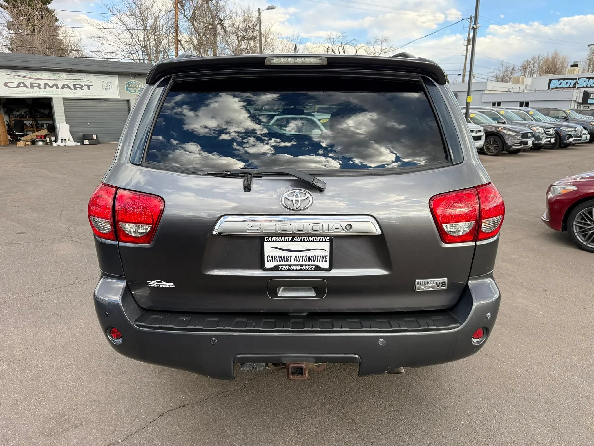 Used 2014 Toyota Sequoia Platinum w/ Preferred Accessory Package AWD/4WD image 8