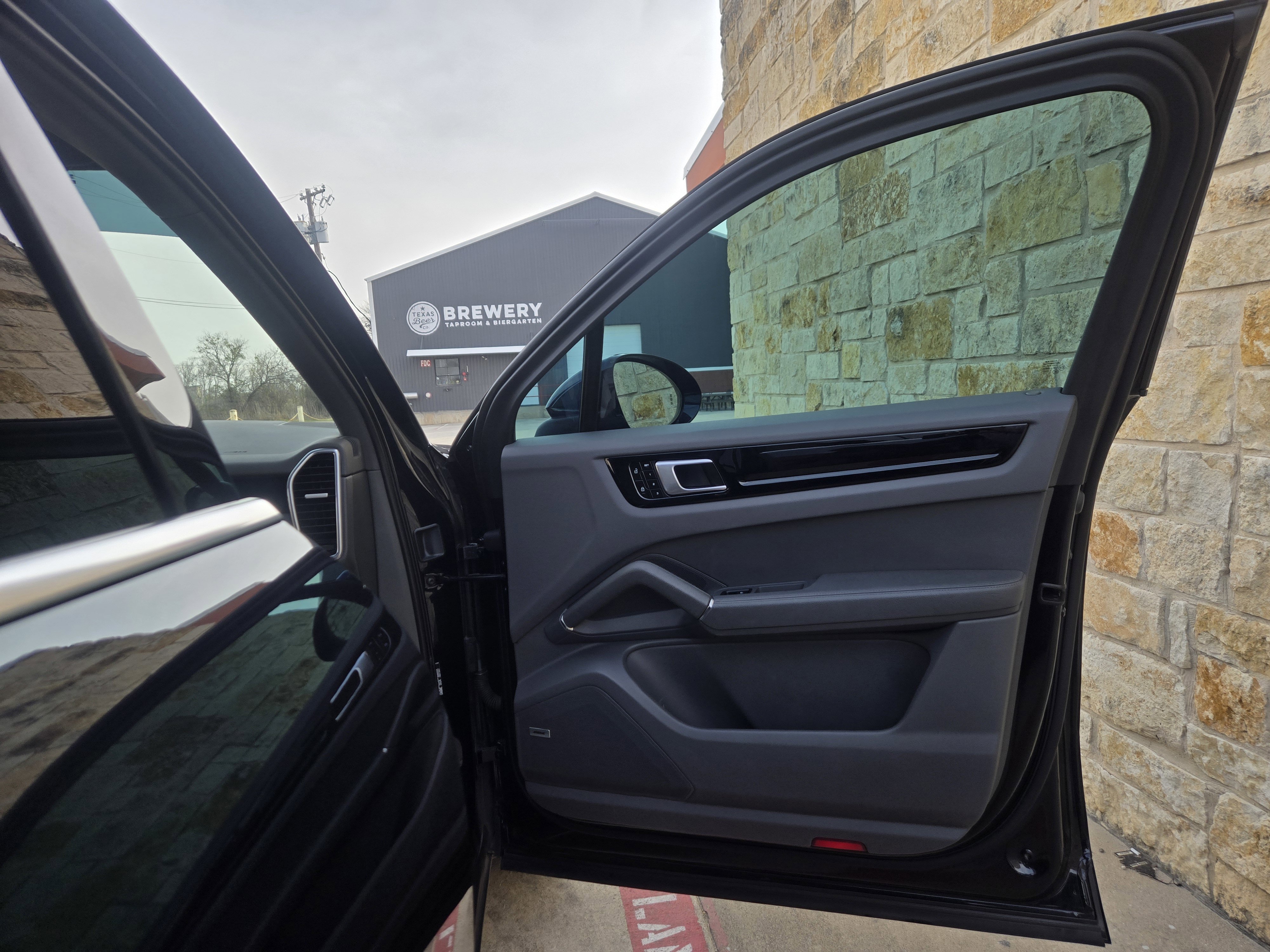 Used 2020 Porsche Cayenne S image 8