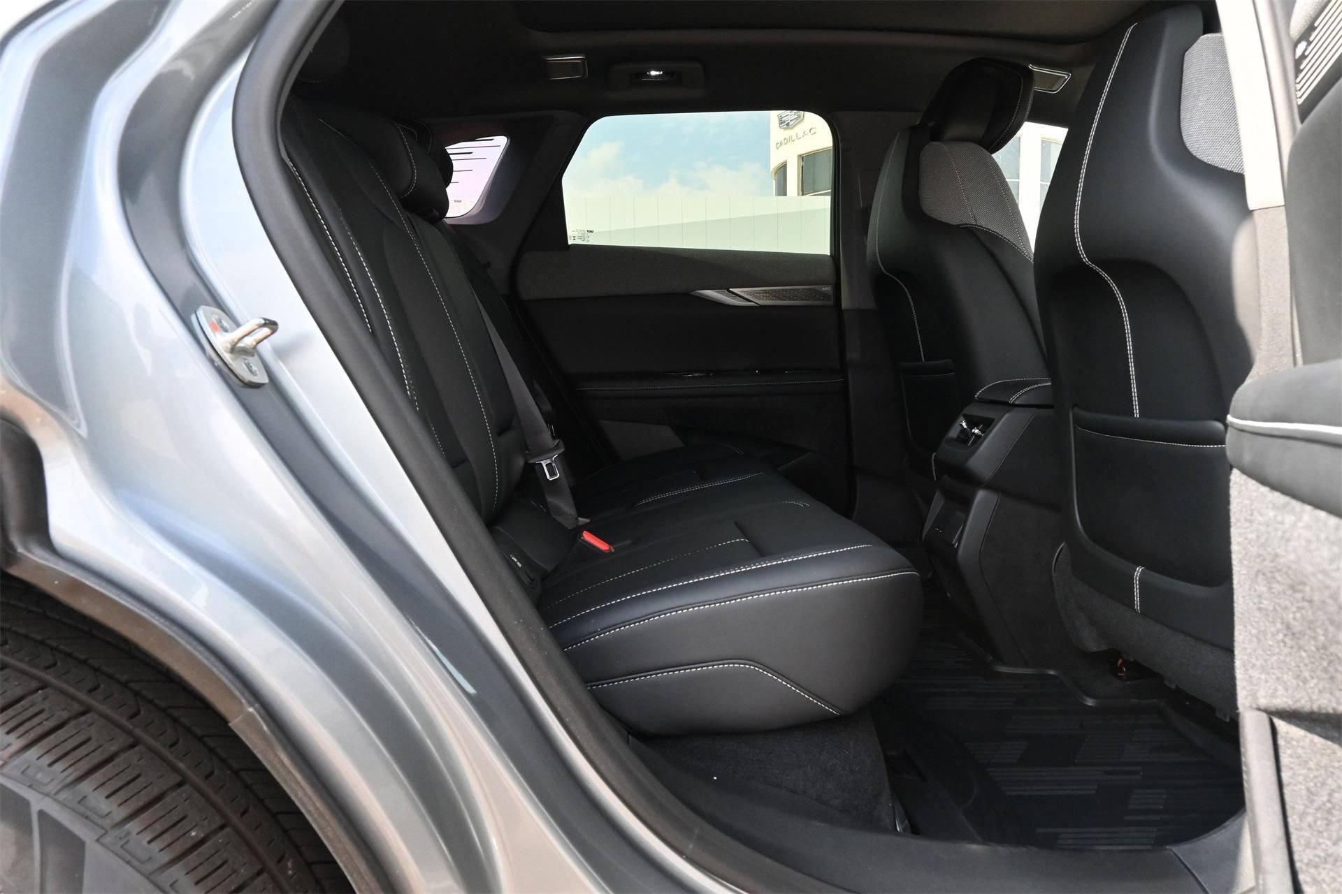 New 2026 Cadillac Optiq Sport 1 w/ LPO, Floor Liner Package image 24