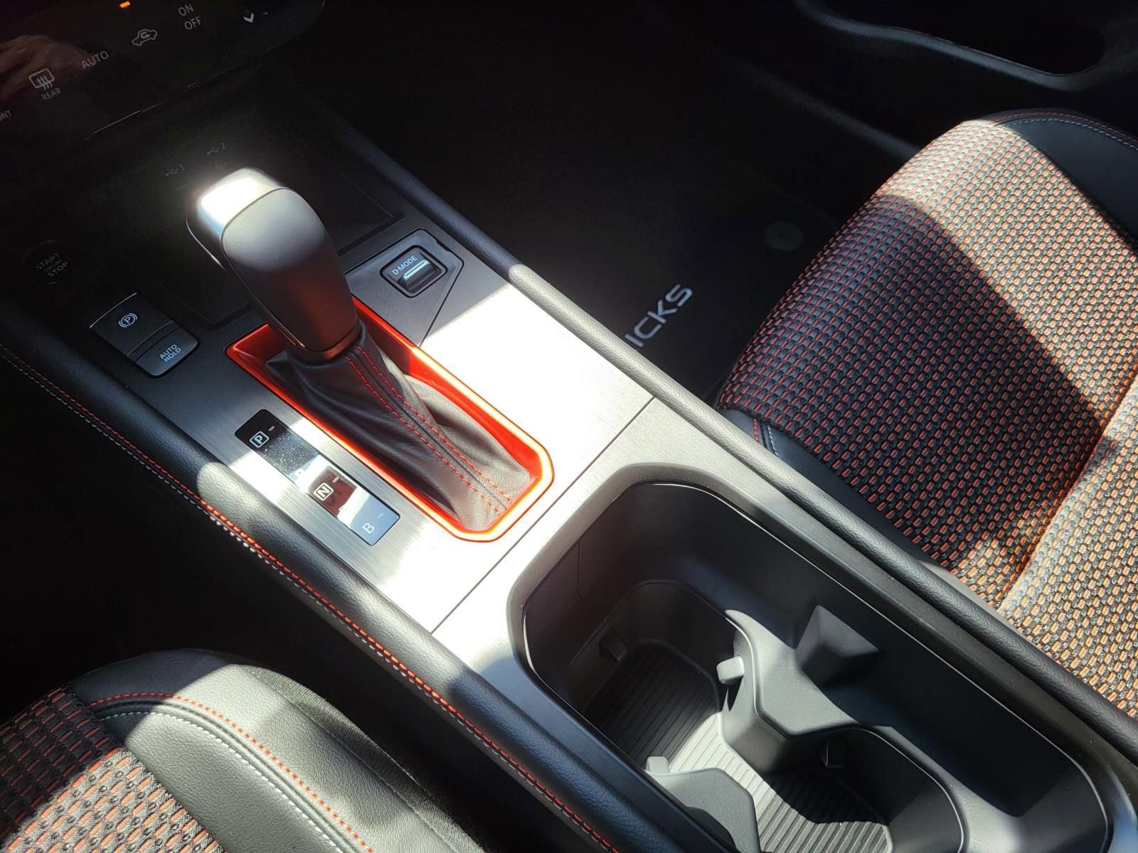 New 2026 Nissan Kicks SR FWD image 24