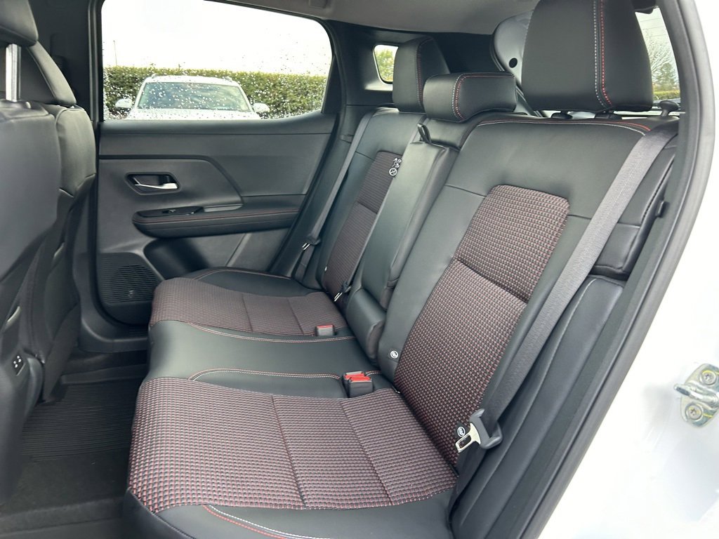 New 2025 Nissan Kicks SR w/ Illumination Package image 23