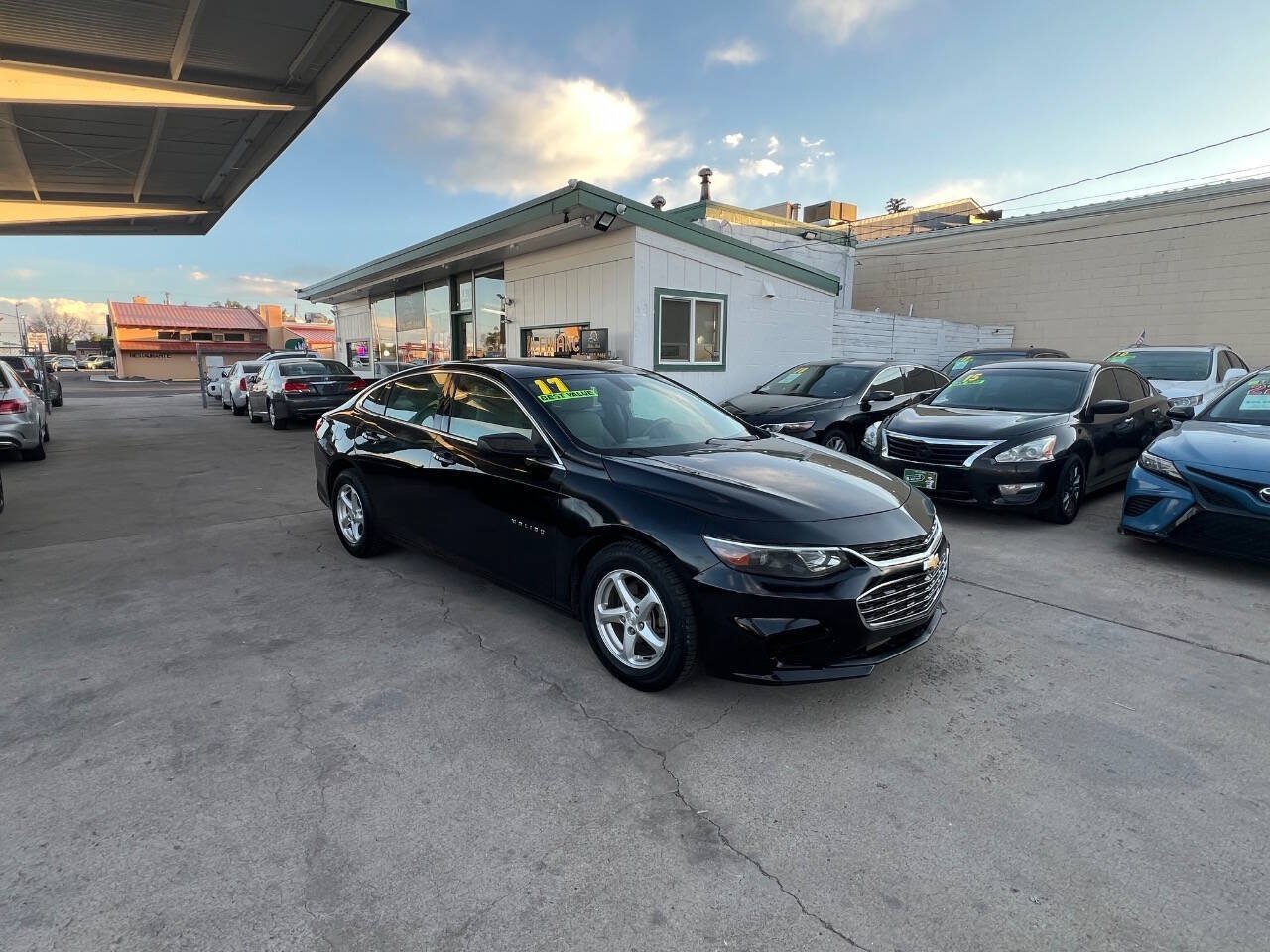 Used 2017 Chevrolet Malibu LS FWD image 2