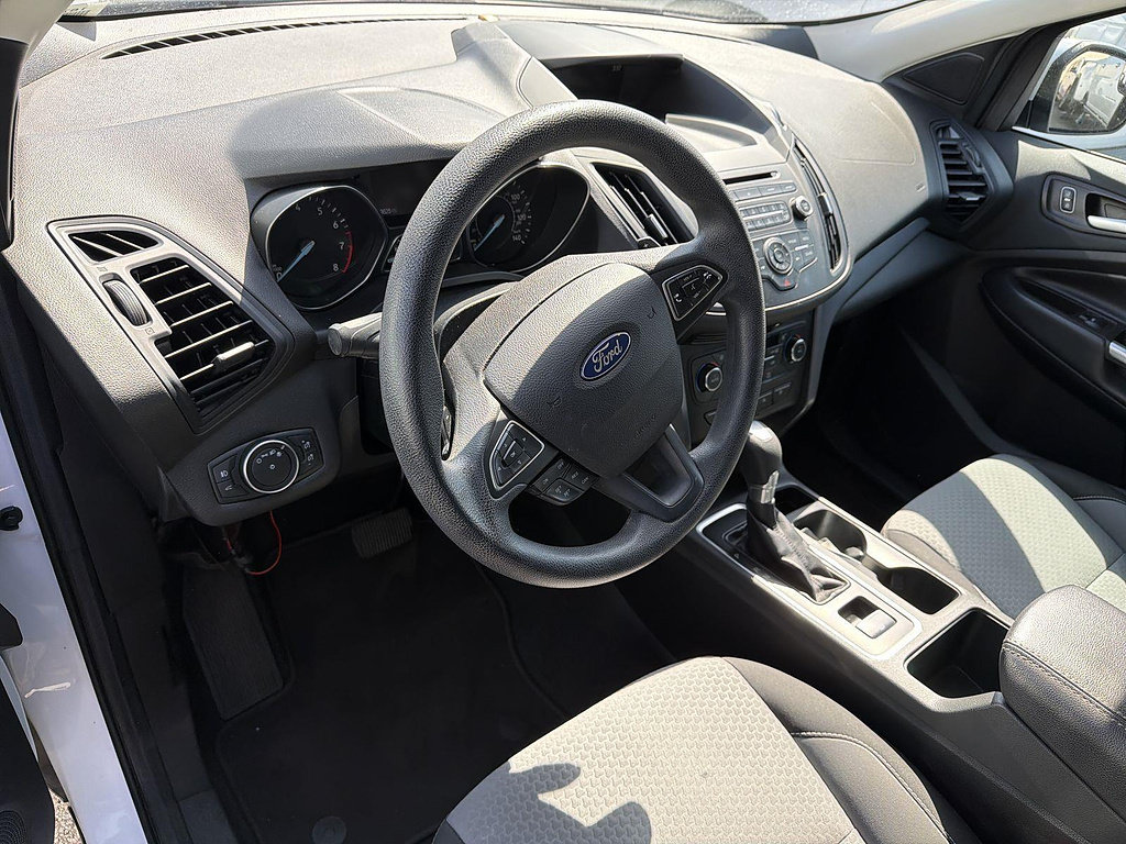 Used 2017 Ford Escape SE FWD image 6