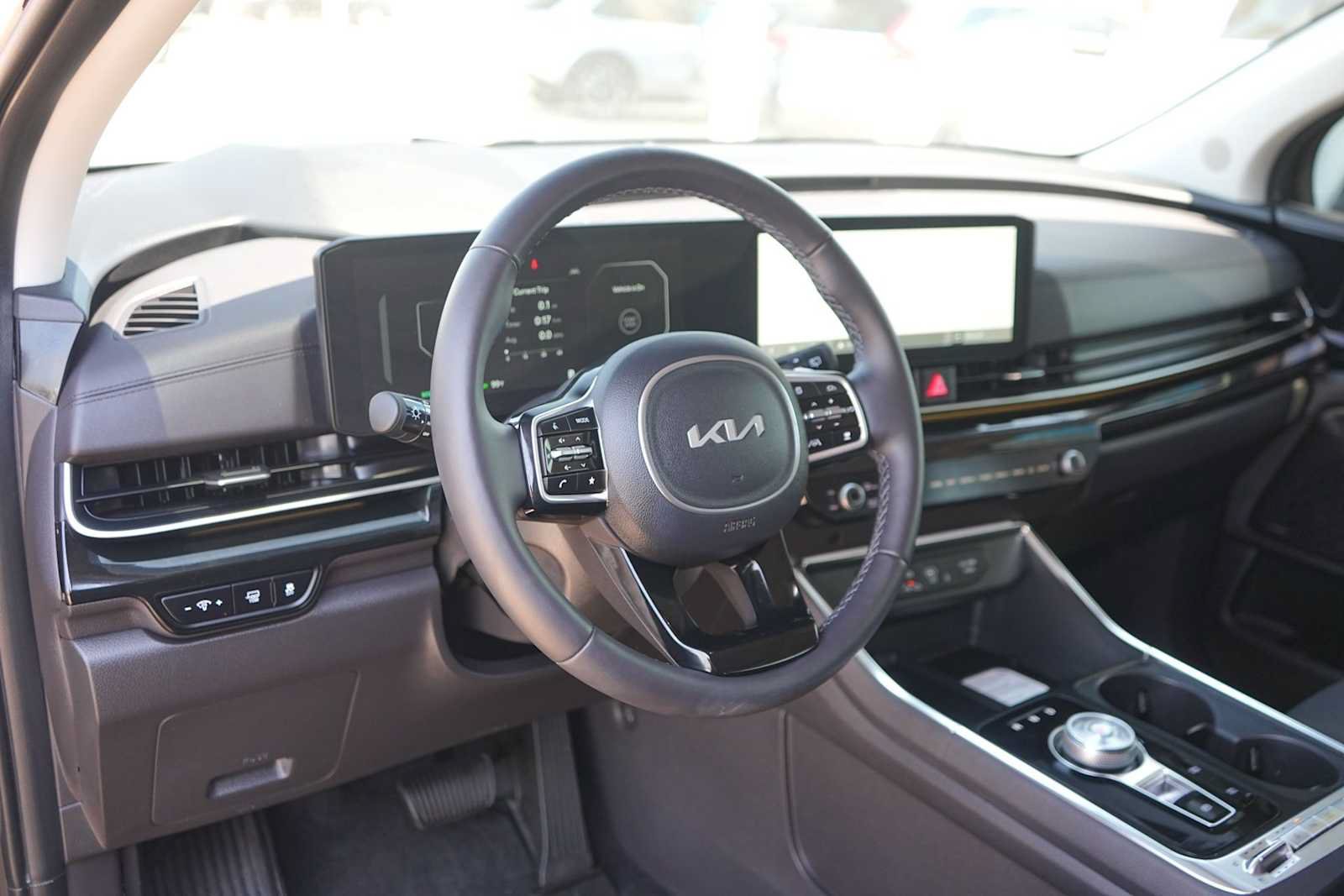 Used 2026 Kia Carnival SX Prestige FWD image 2