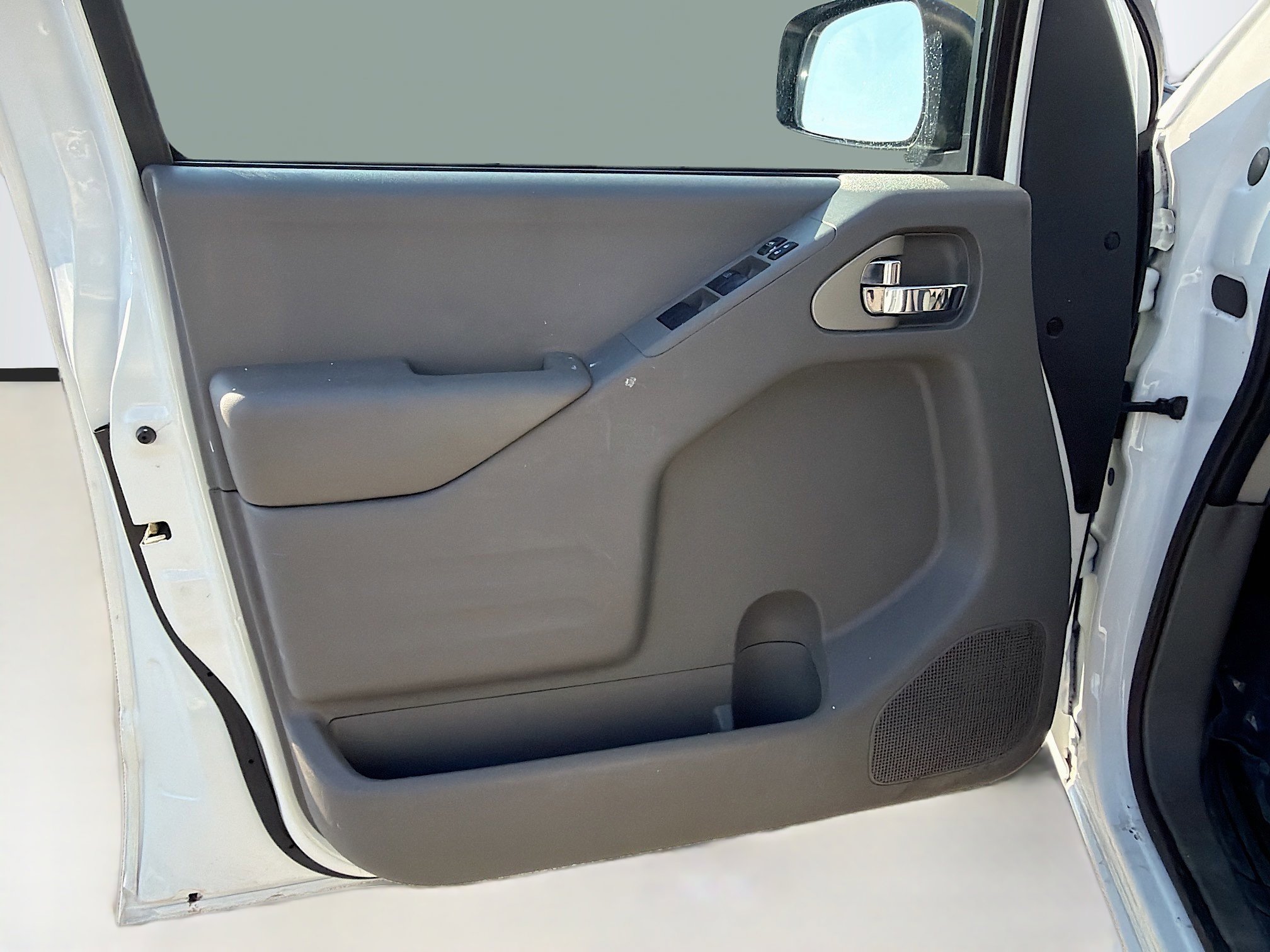 Used 2020 Nissan Frontier SV image 19