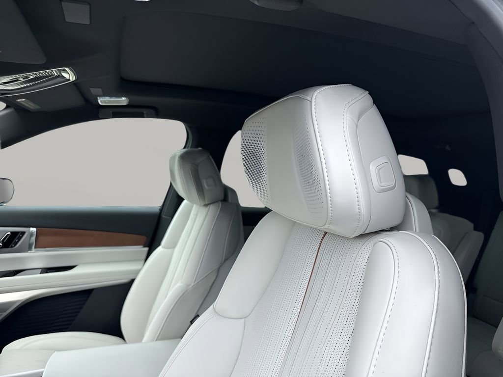 Used 2026 Cadillac Vistiq Luxury w/ LPO, Floor Liner Package image 27