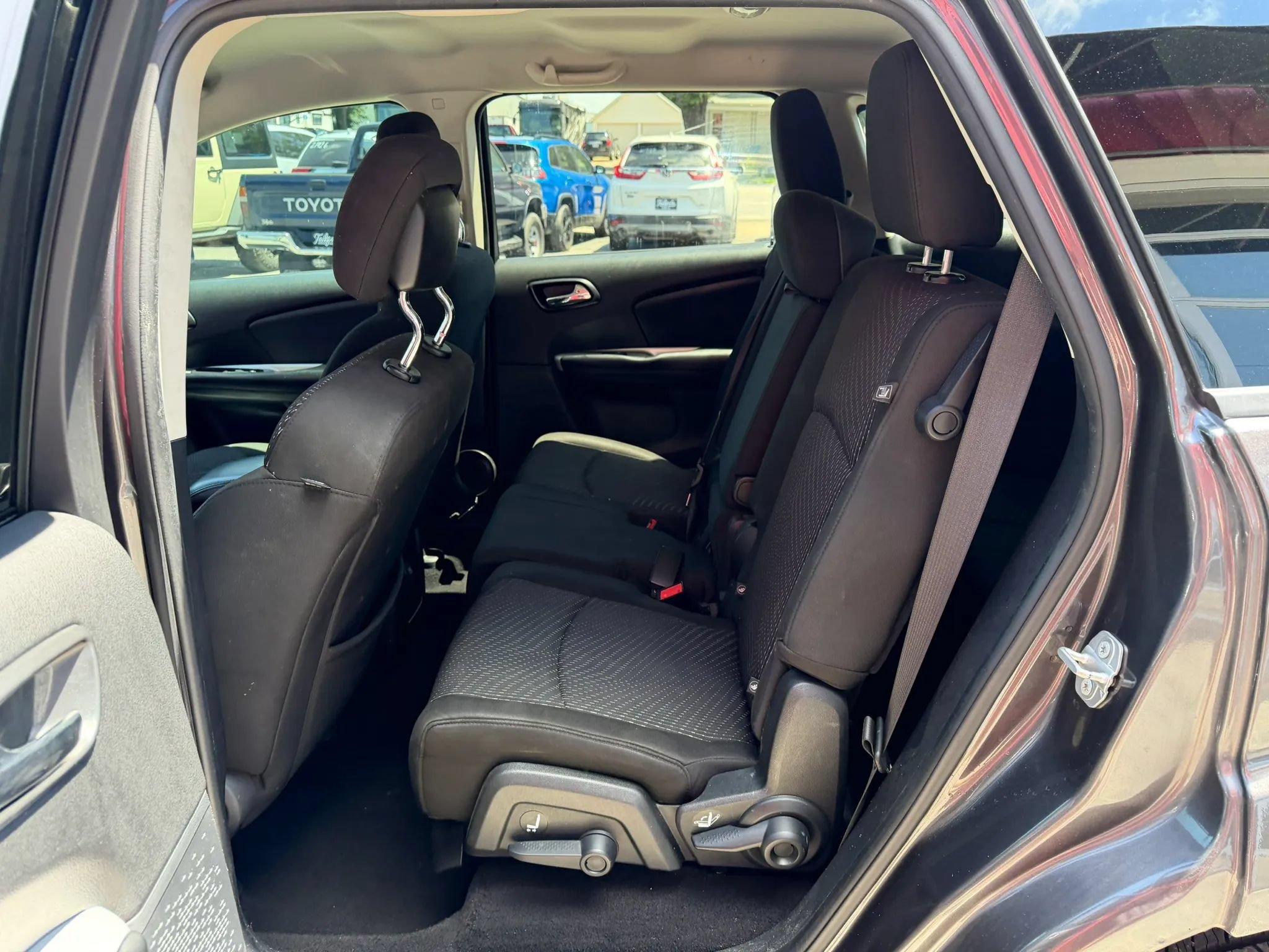 Used 2020 Dodge Journey SE w/ Blacktop Package FWD image 12