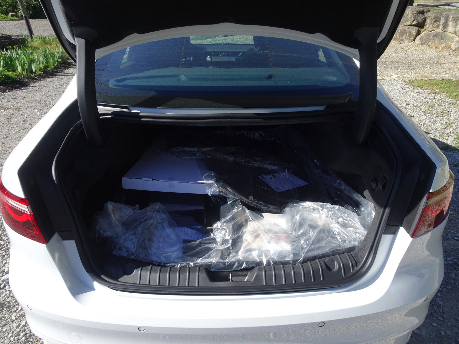 New 2024 Jaguar XF R-Dynamic SE image 13