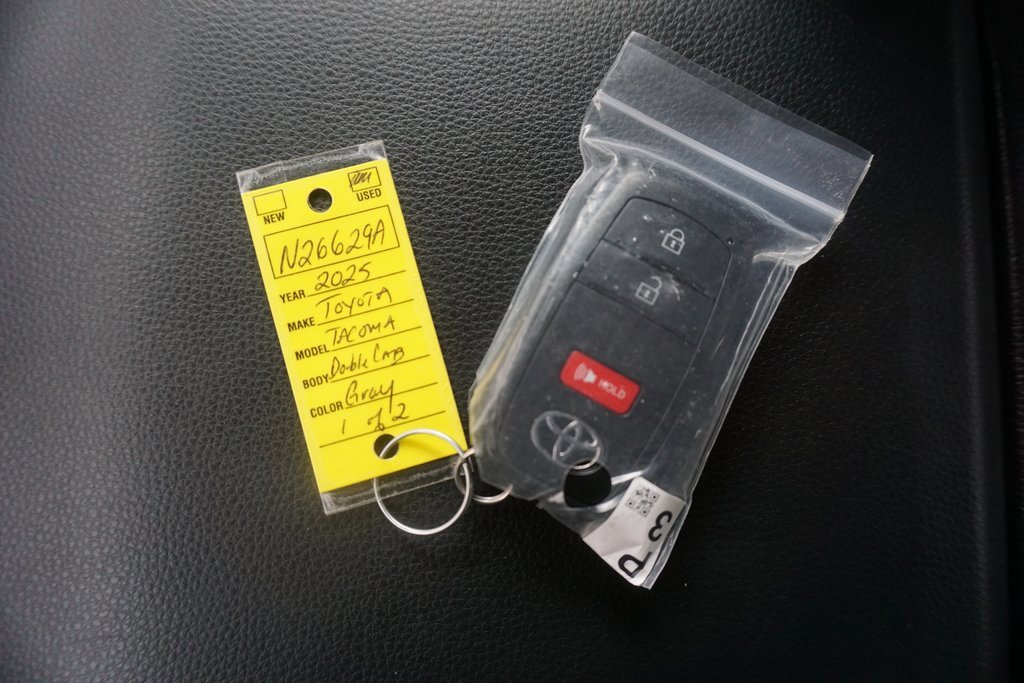 Used 2025 Toyota Tacoma SR5 image 31