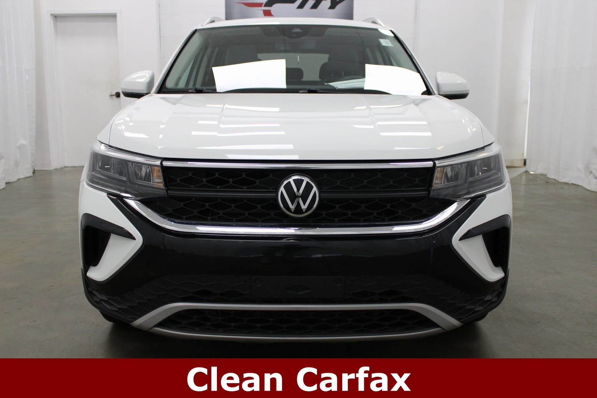 Used 2022 Volkswagen Taos SE image 3