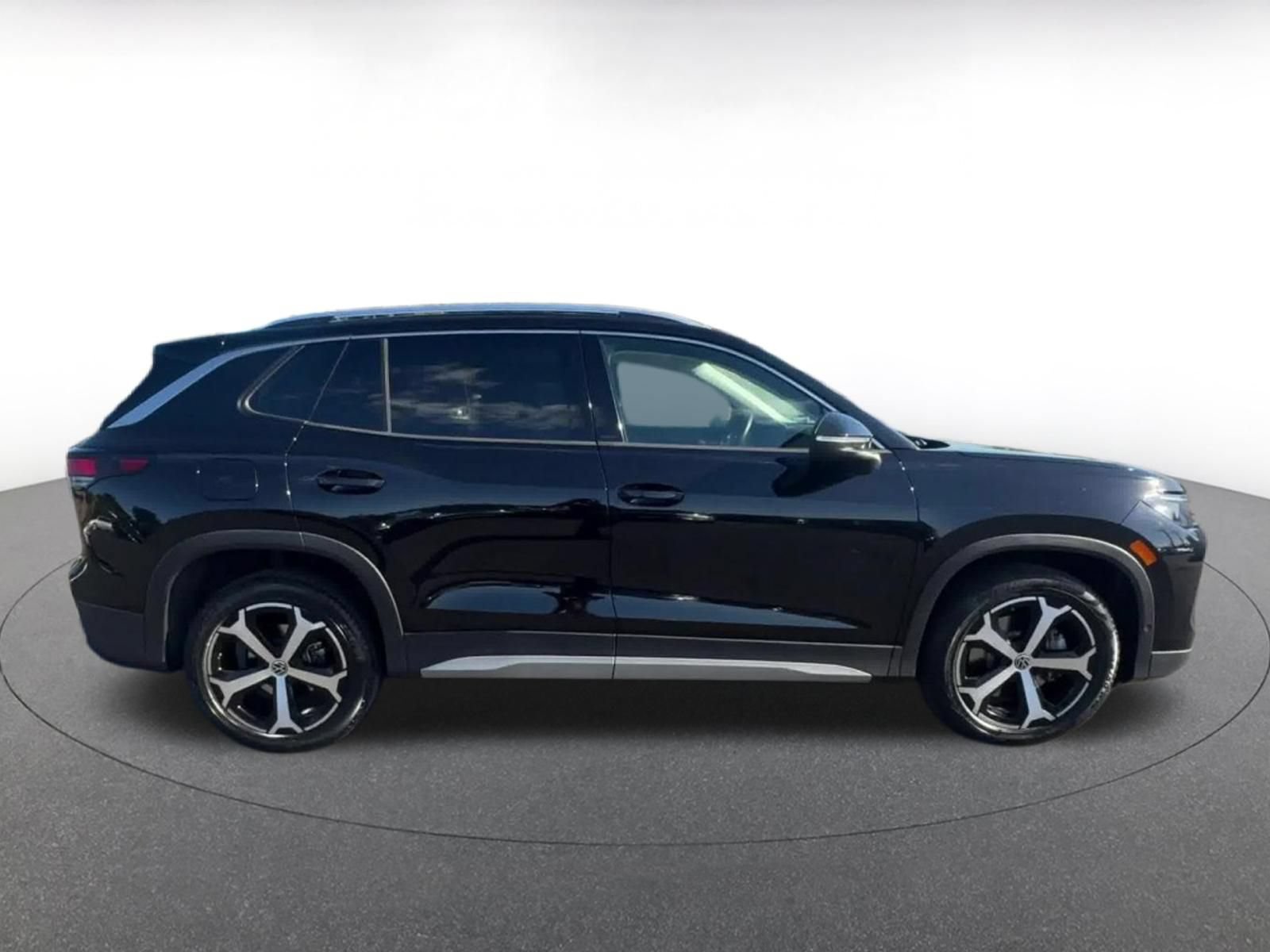 Used 2026 Volkswagen Tiguan SE AWD/4WD image 15