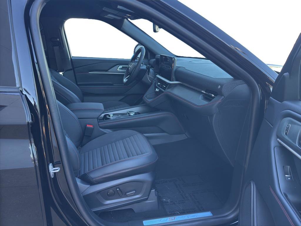 New 2026 Ford Explorer ST-Line w/ Premium Package image 7