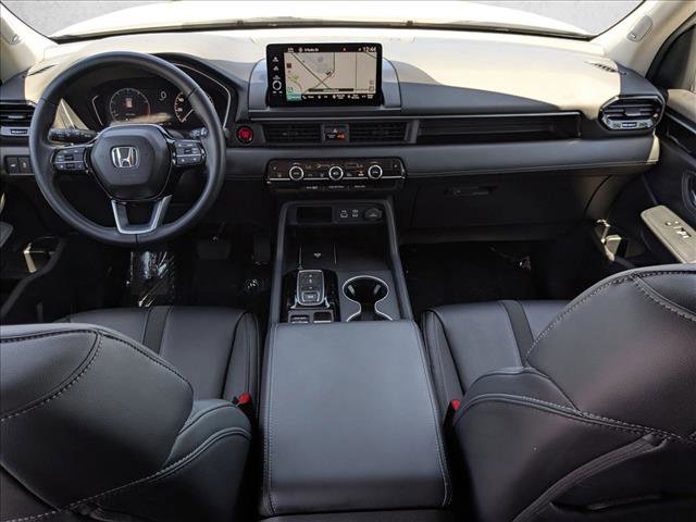 Used 2025 Honda Pilot Touring image 18