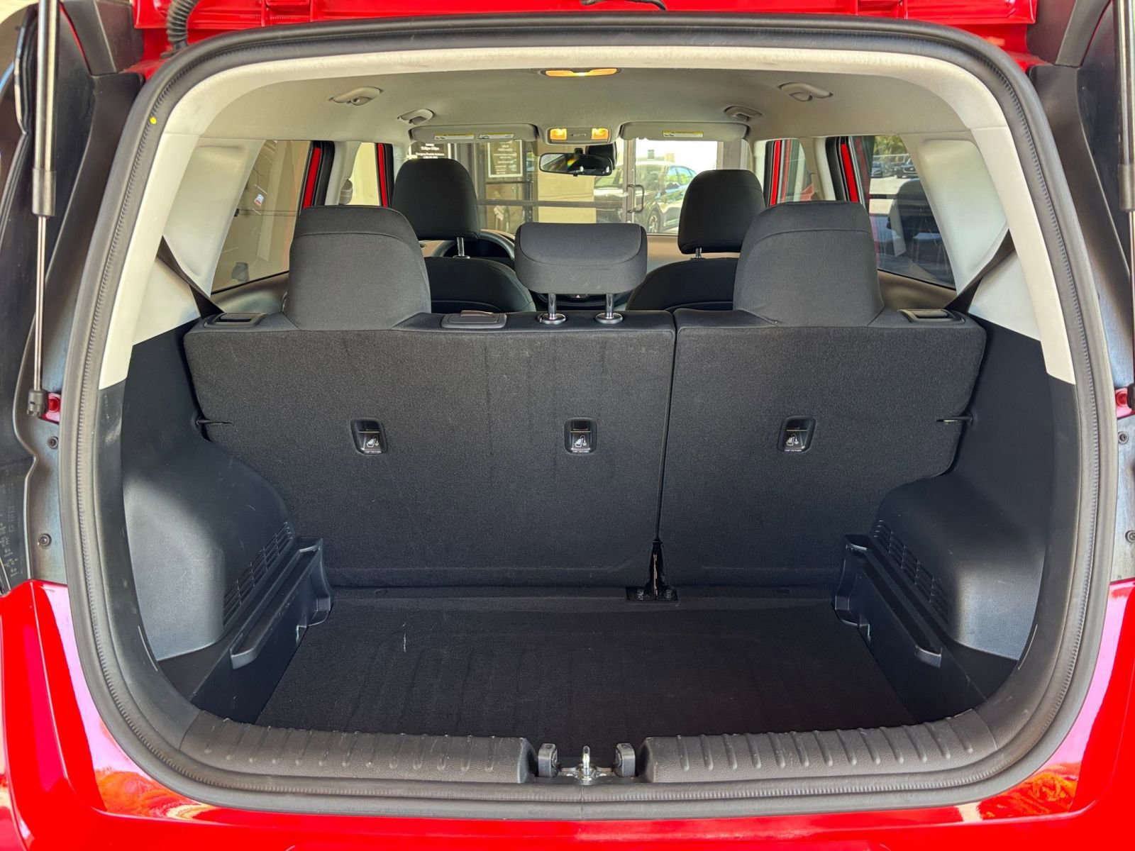 Used 2025 Kia Soul LX w/ LX Technology Package FWD image 29