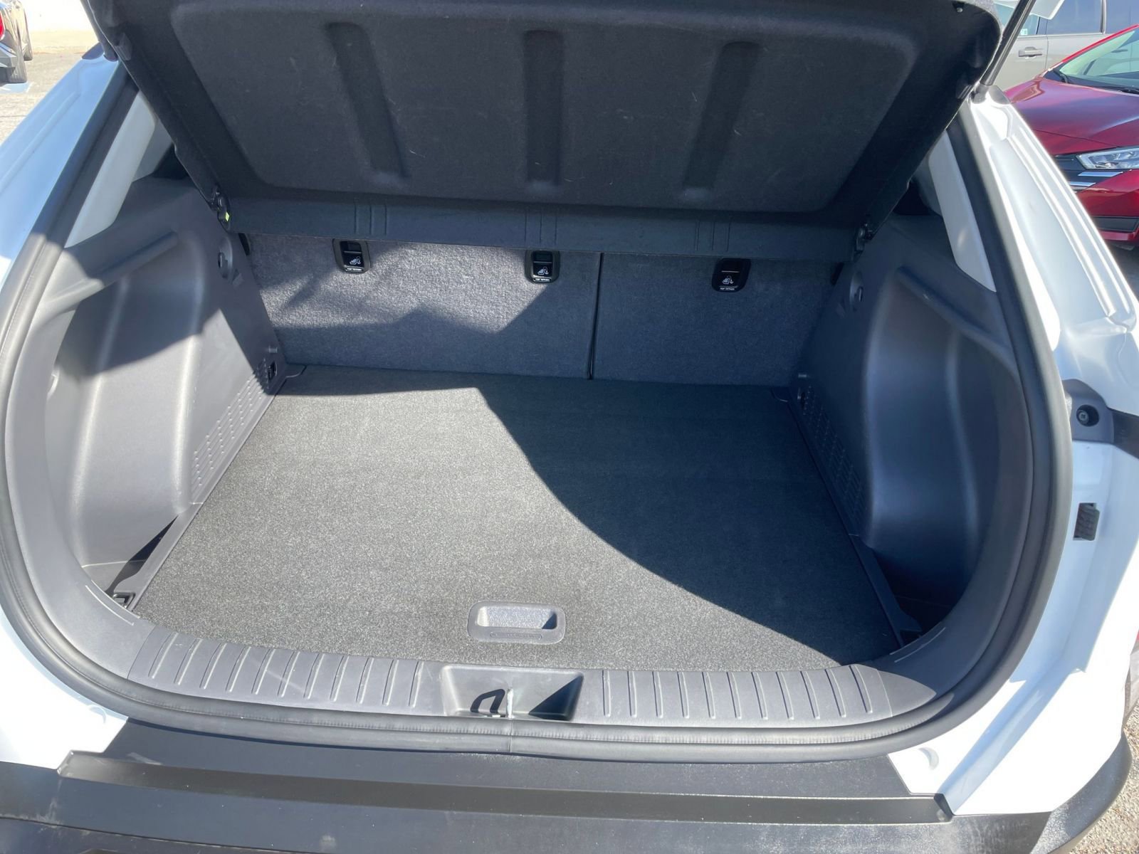 Used 2025 Hyundai Kona SEL FWD image 32