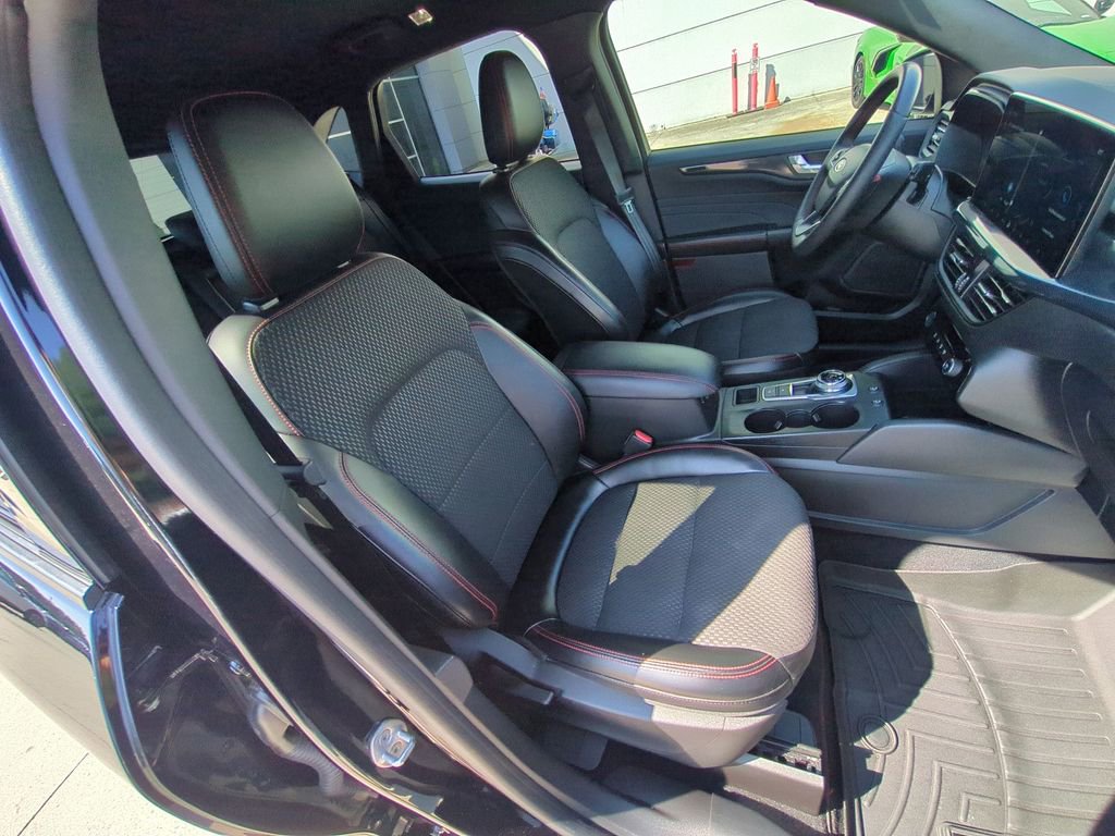 Used 2023 Ford Escape ST-Line w/ Tech Pack #1 FWD image 35