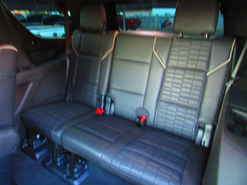 Used 2021 Cadillac Escalade Sport Platinum w/ LPO, ONYX Package image 18