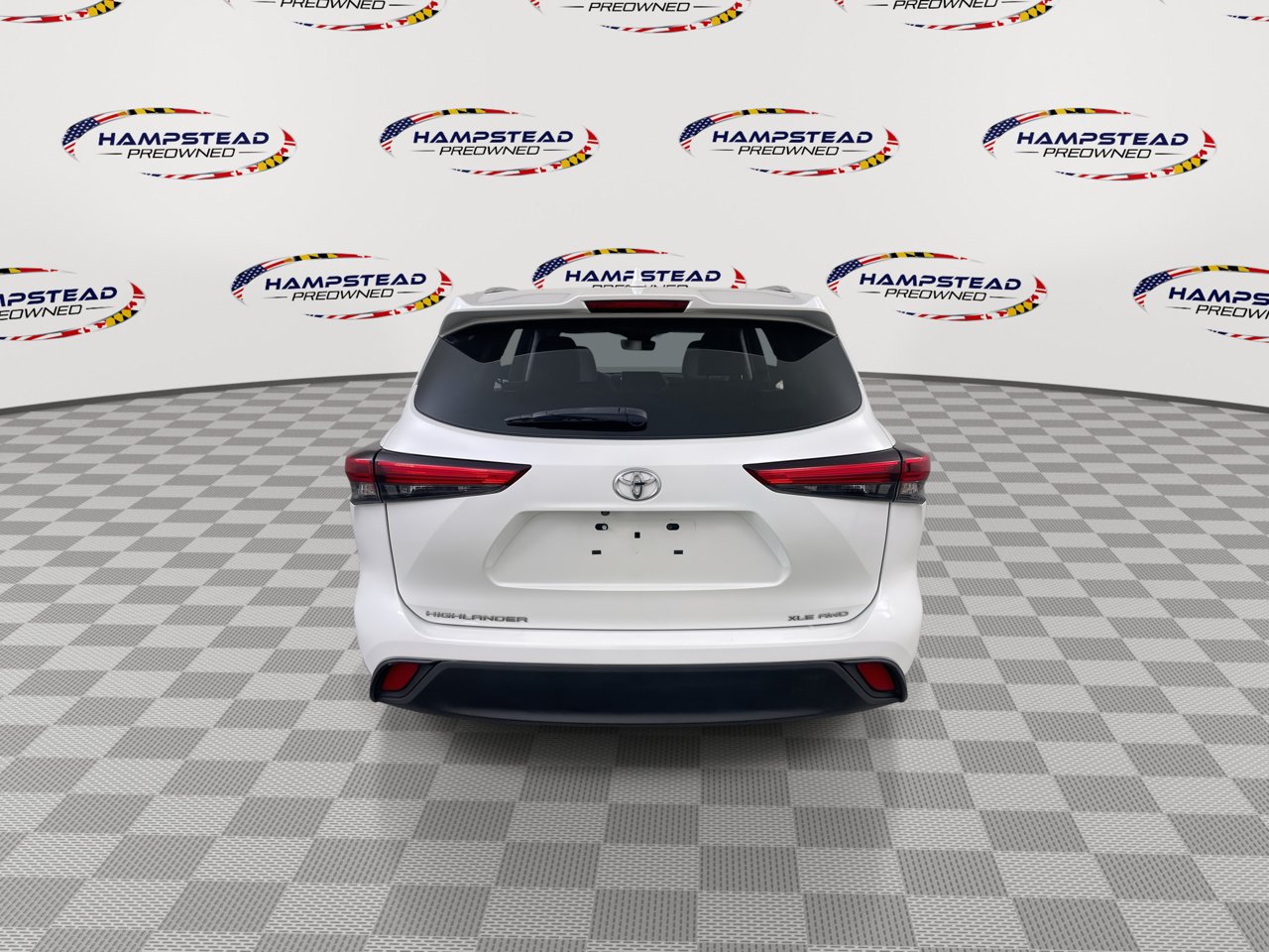 Used 2020 Toyota Highlander XLE AWD/4WD image 7