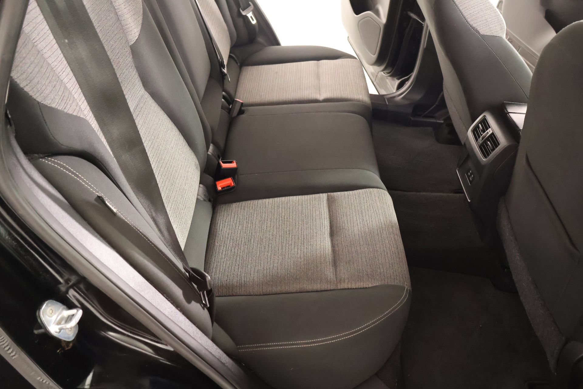Used 2023 Nissan Rogue SV AWD/4WD image 13
