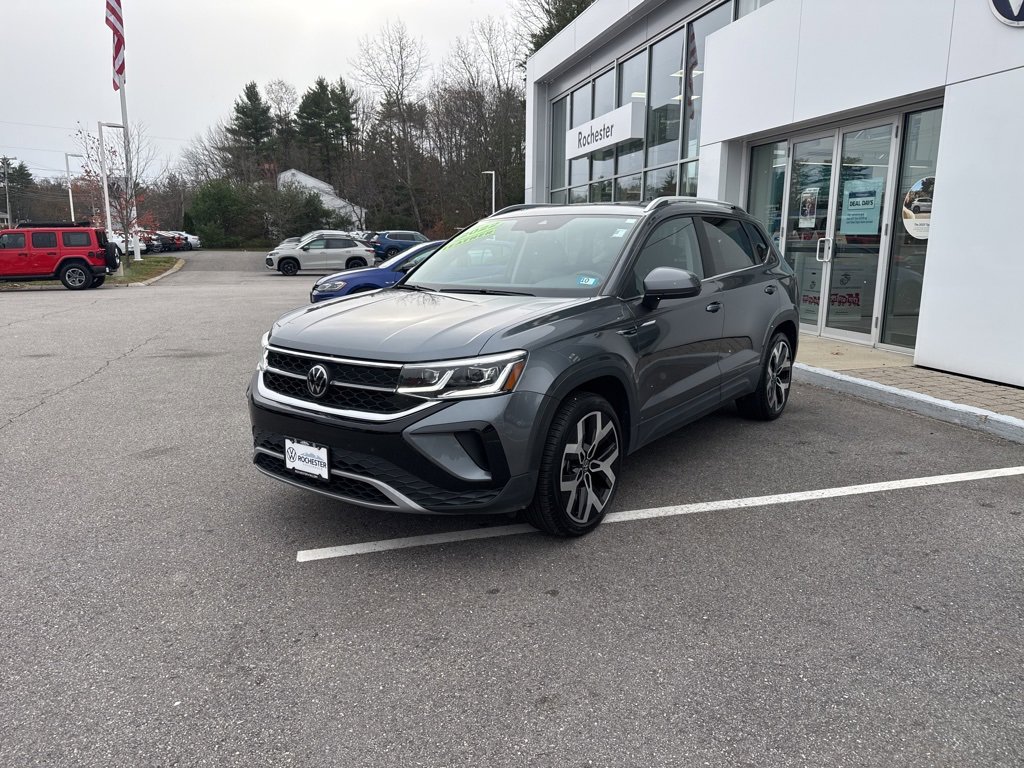 Used 2022 Volkswagen Taos SEL w/ Panoramic Sunroof Package image 2