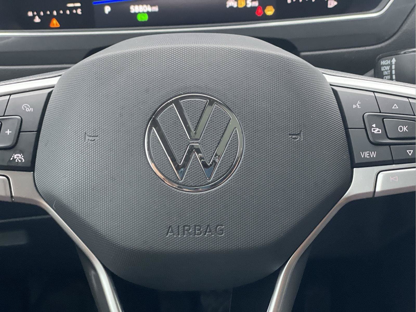 Used 2022 Volkswagen Tiguan SE AWD/4WD image 29