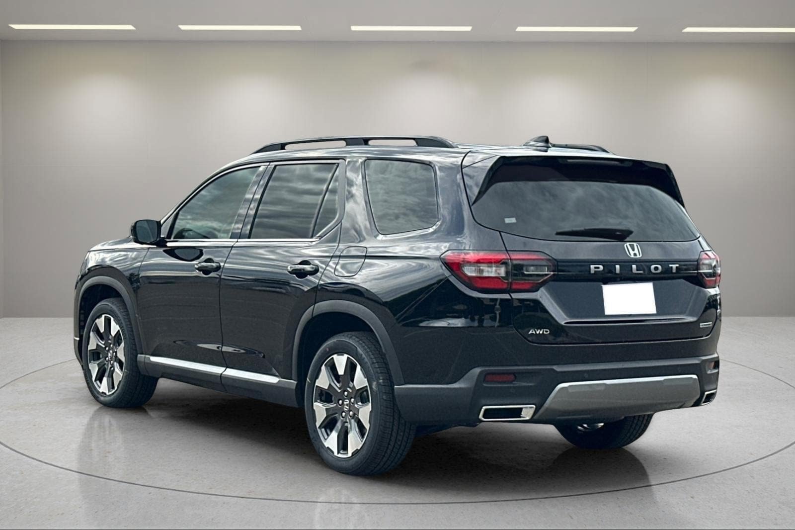 New 2026 Honda Pilot Touring image 3