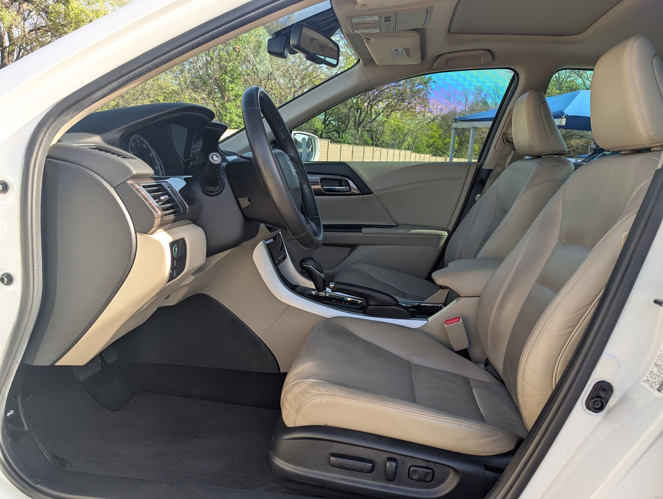 Used 2016 Honda Accord Touring image 9