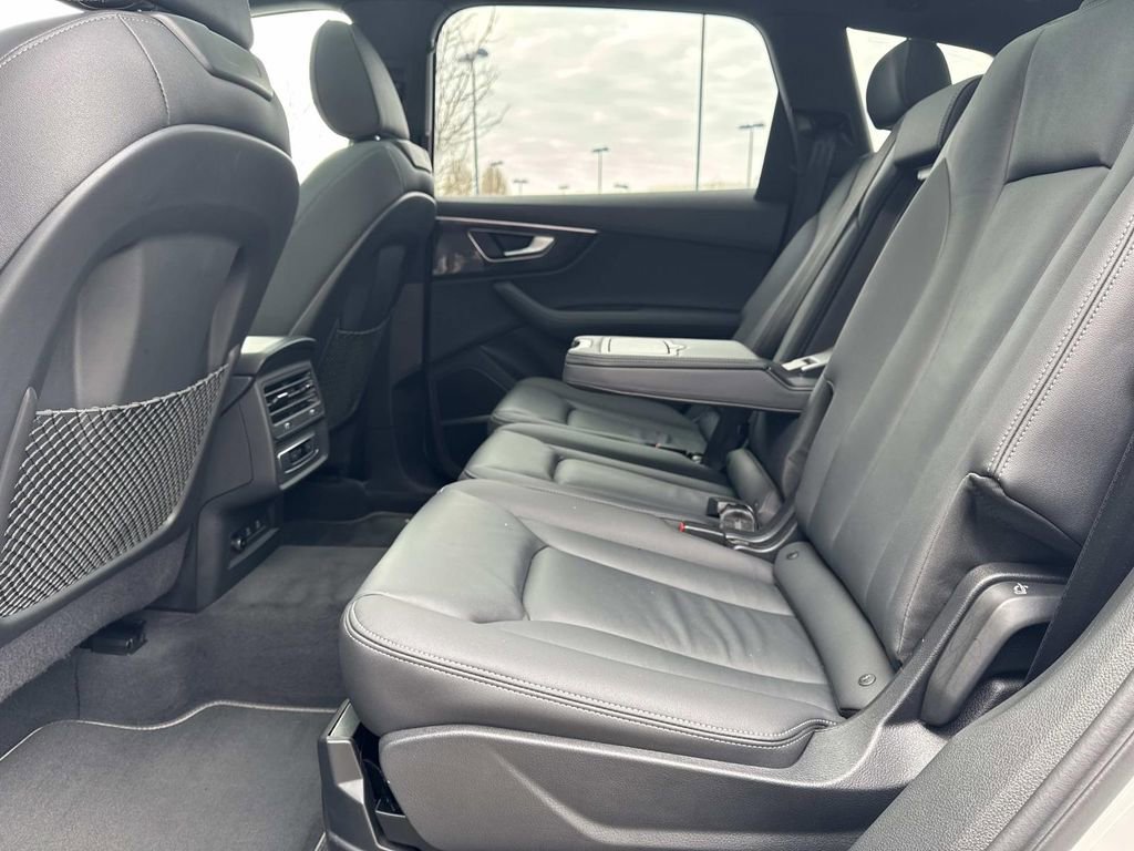 Used 2025 Audi Q7 3.0T Premium Plus image 13