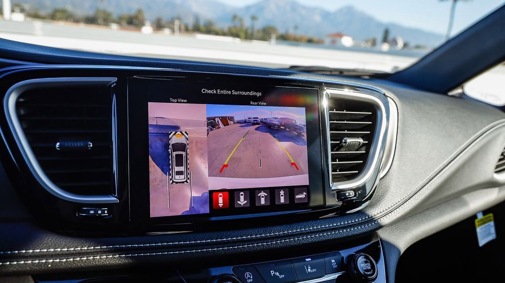 New 2026 Chrysler Pacifica Select w/ S Appearance Package image 28