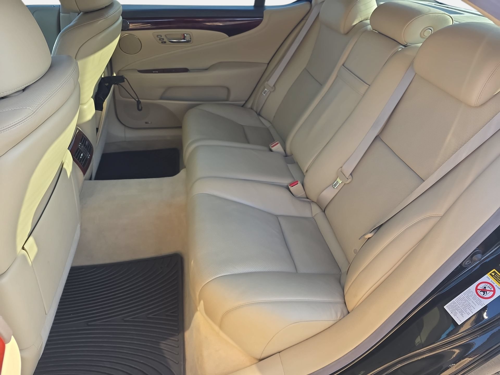 Used 2007 Lexus LS 460 L w/ Luxury Pkg RWD image 14