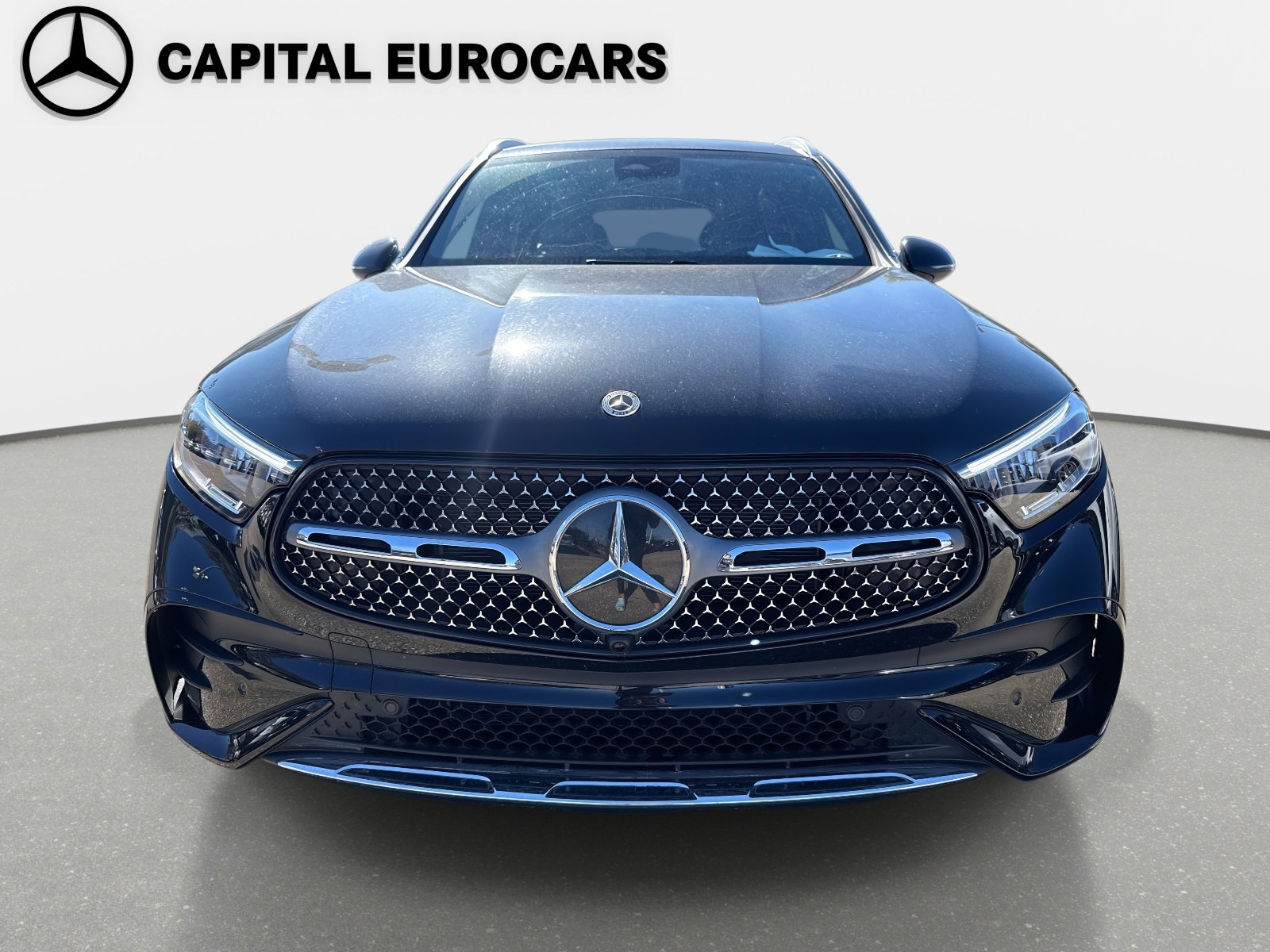 Used 2025 Mercedes-Benz GLC 350e 4MATIC image 9