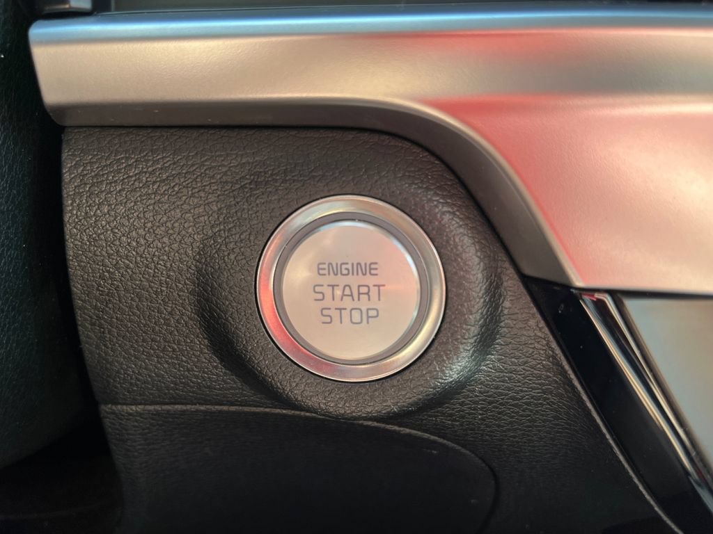 Used 2025 Kia Telluride S AWD/4WD image 19