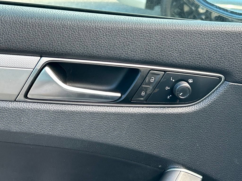 Used 2019 Volkswagen Passat 2.0T Wolfsburg w/ Wheels & Sunroof Package FWD image 15