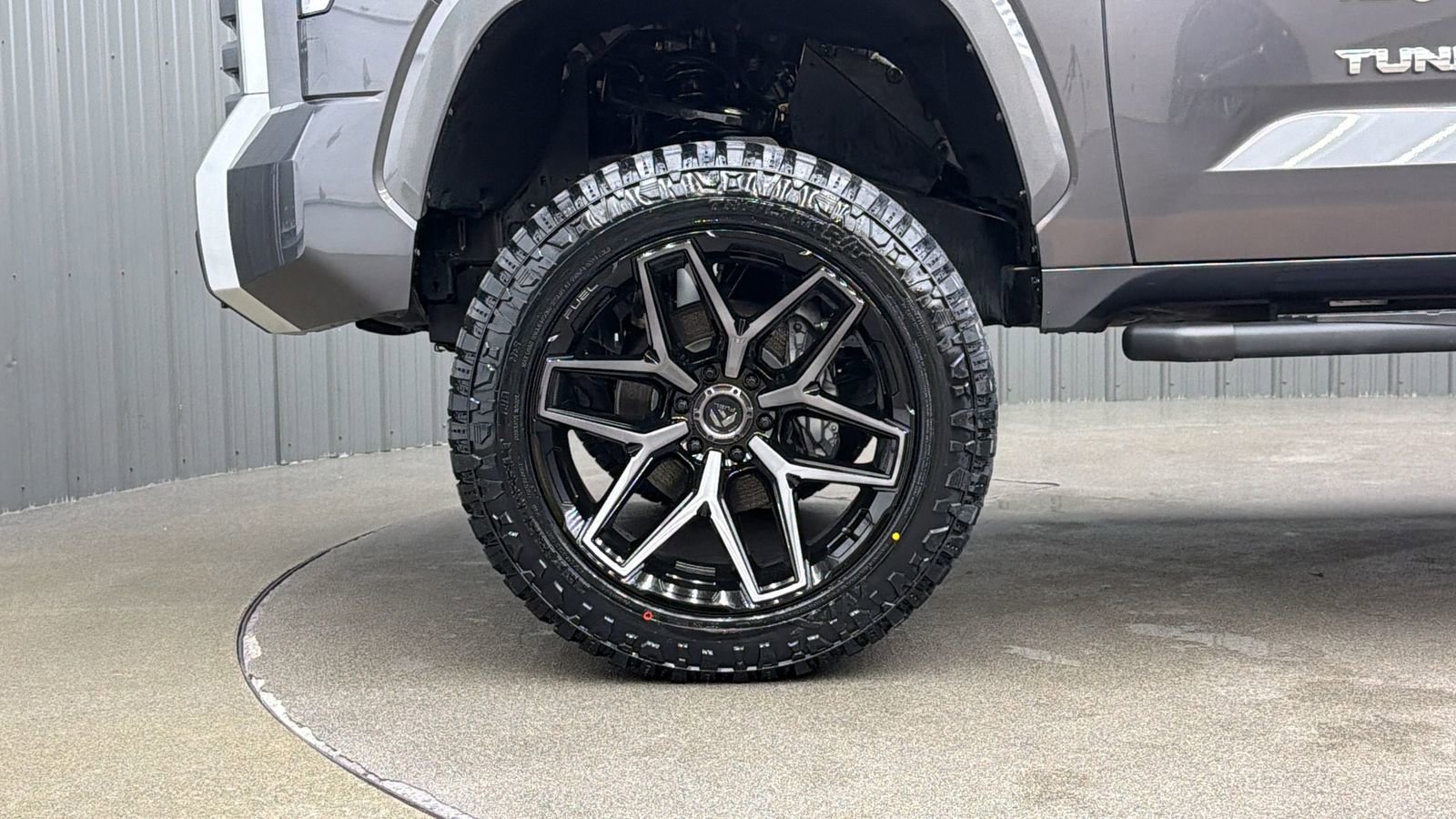 Used 2025 Toyota Tundra Limited image 9