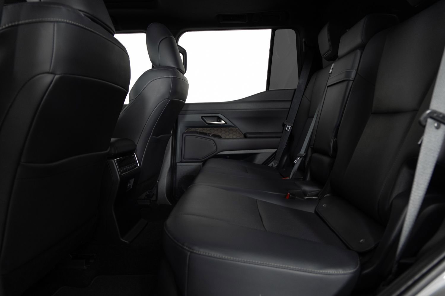 Used 2024 Lexus GX 550 w/ Accessory Package (2T) image 19