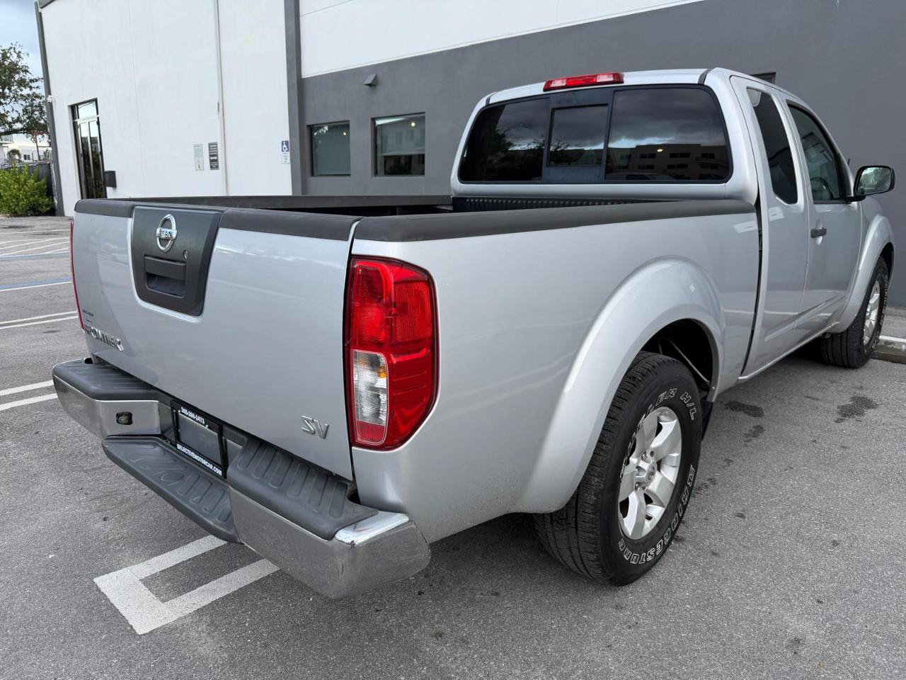 Used 2012 Nissan Frontier SV RWD image 8