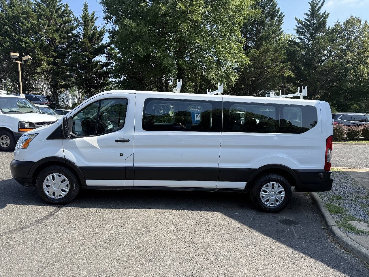 Used 2019 Ford Transit 350 XLT RWD image 3