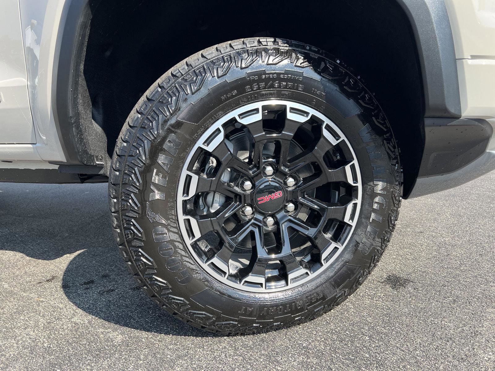 New 2026 GMC Canyon AT4 image 2